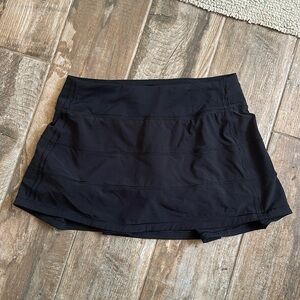 Lulu skort, black, size 4.
